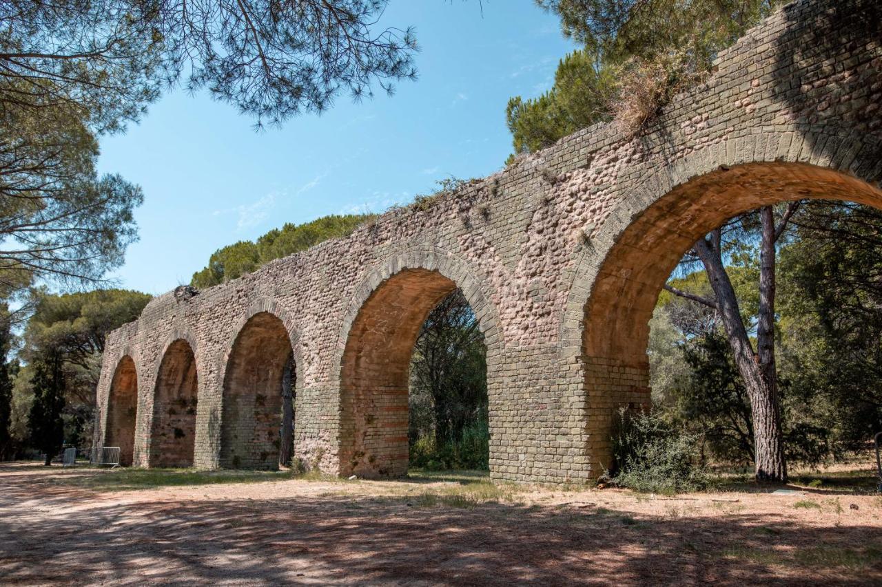 Appartamento Appart' Au Port Fréjus Esterno foto