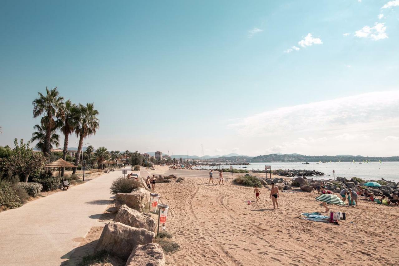 Appartamento Appart' Au Port Fréjus Esterno foto